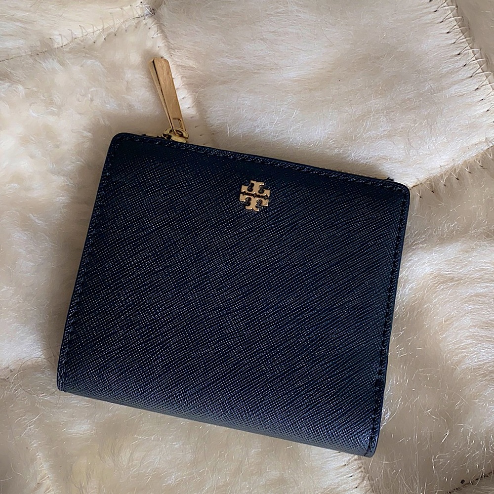 Tory Burch Emerson mini wallet *perfect condition*